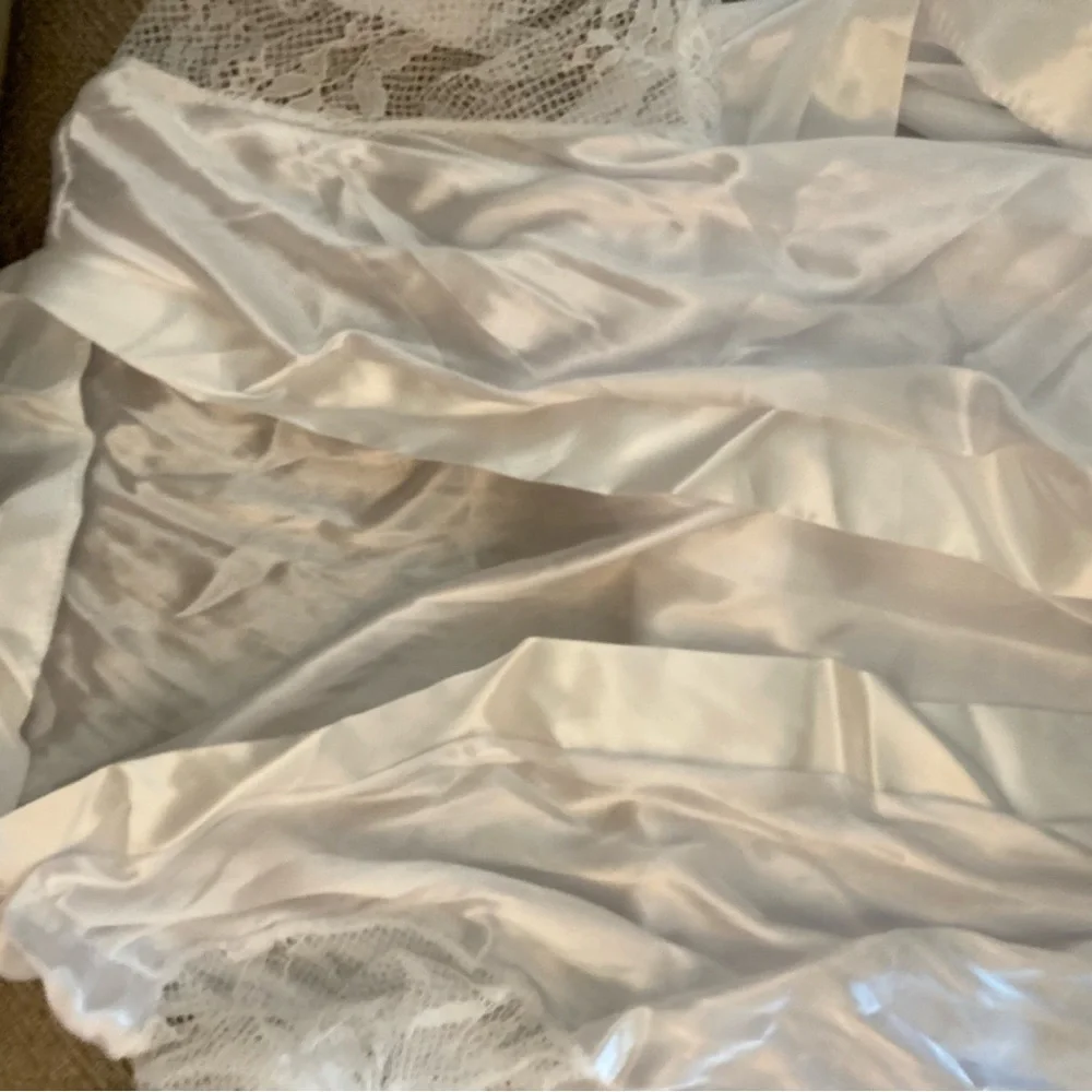 Bride Robe Bundle - One Size Fits Most - Picture 5 of 16